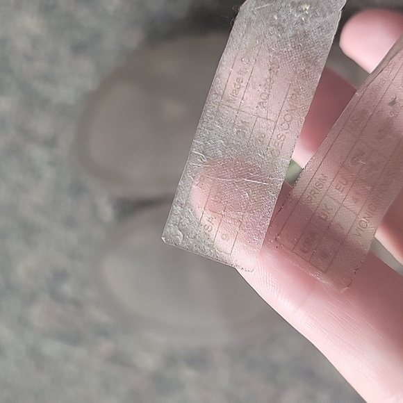 Almost new Vionic size 9 sandal - Picture 7 of 9